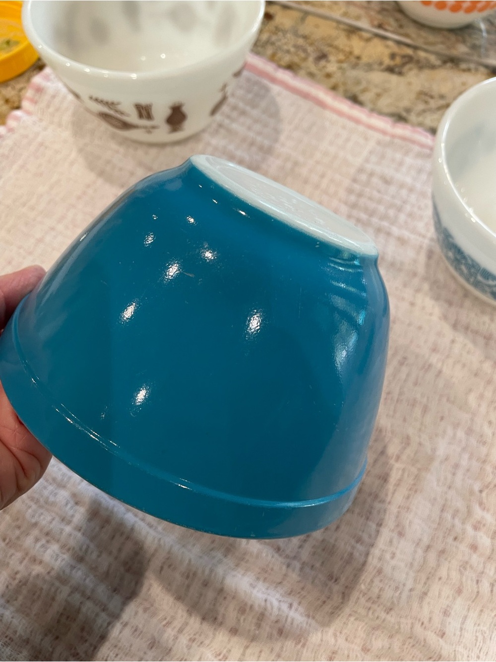 Vintage Pyrex #401 1.5pt bowl - Picture 3 of 7